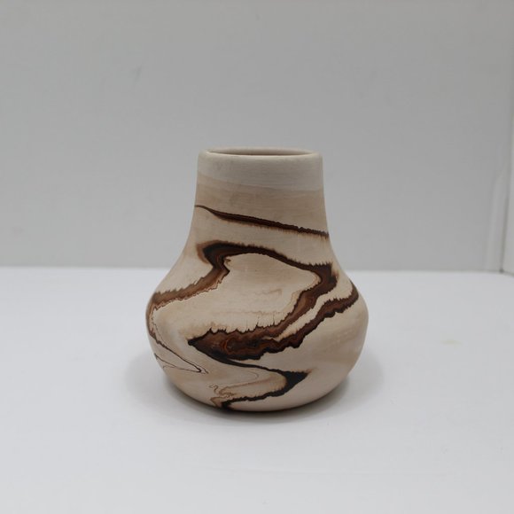 Vintage Swirl Nemadji Pottery Vase (small chip; as-is) - Picture 4 of 7